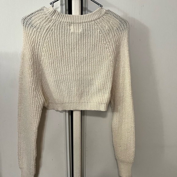 Crop Top Long Sleeve - Picture 2 of 3